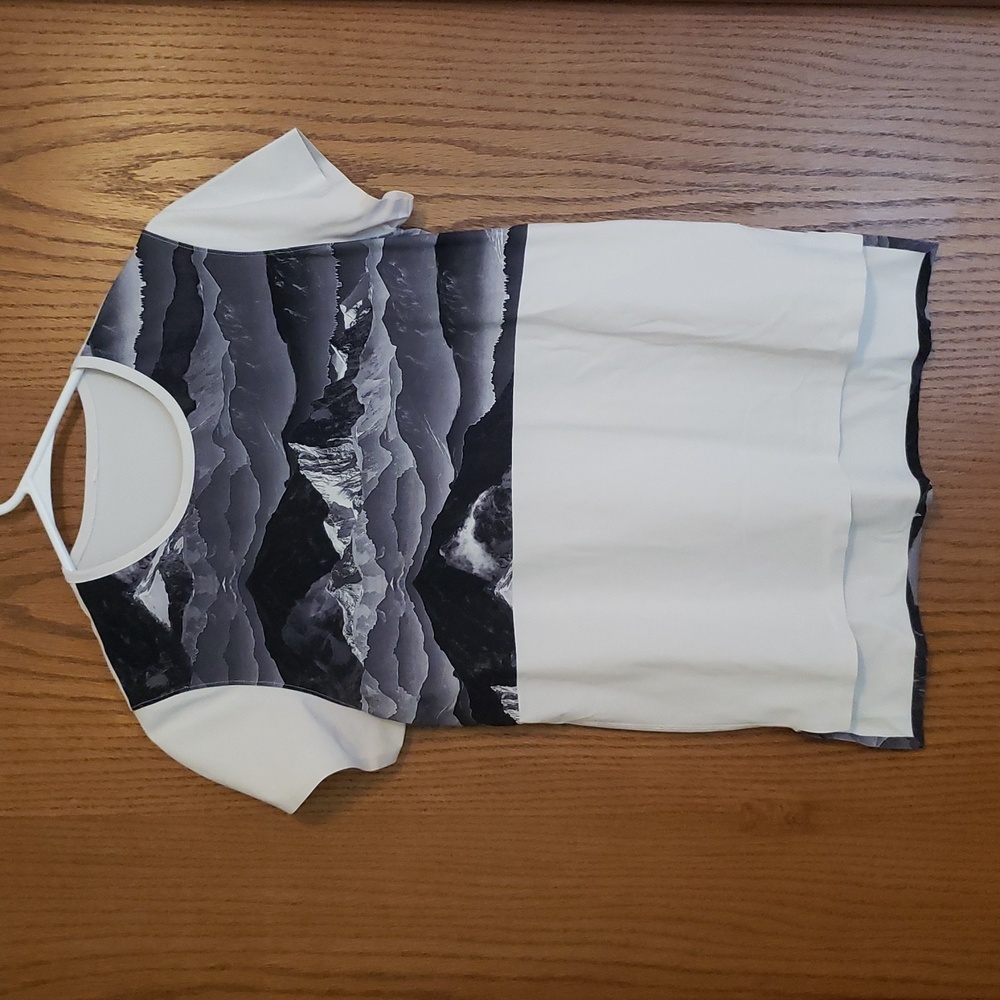 Lululemon Mountain Tee